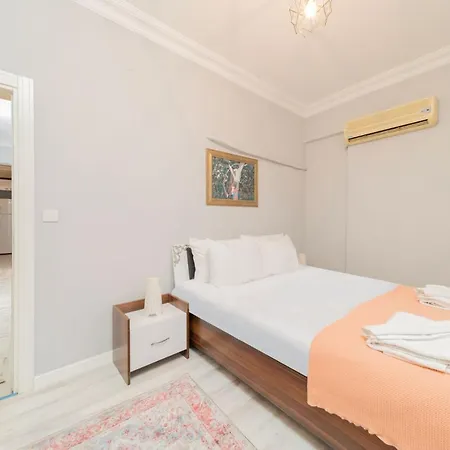 Apartmán Vibrant Flat With Lovely Balcony In Muratpasa Antalya