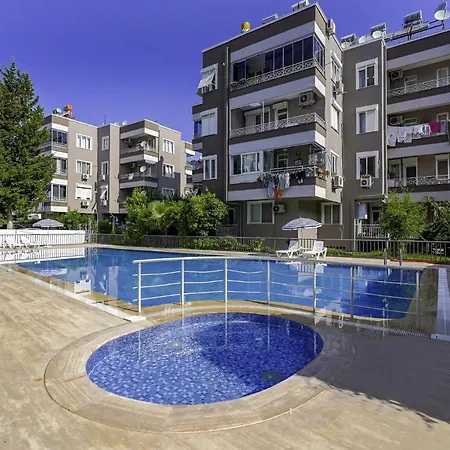 Appartamento Vibrant Flat With Lovely Balcony In Muratpasa Antalia